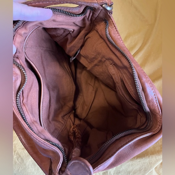 100% genuine leather hobo shoulder bag. - Picture 8 of 10